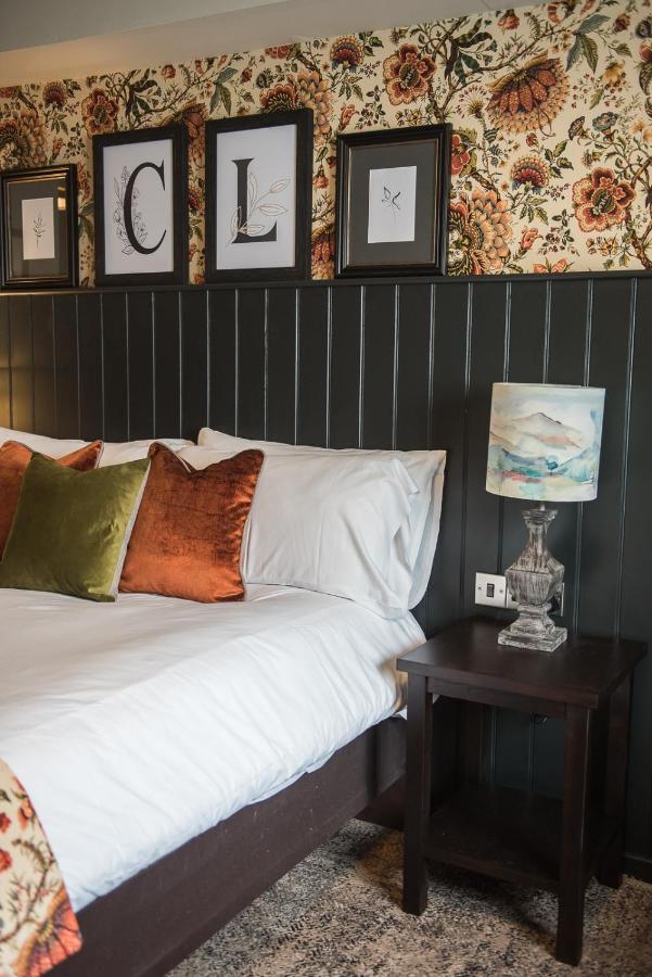 Cat & Lion Country Pub And Hotel Warrington  Esterno foto