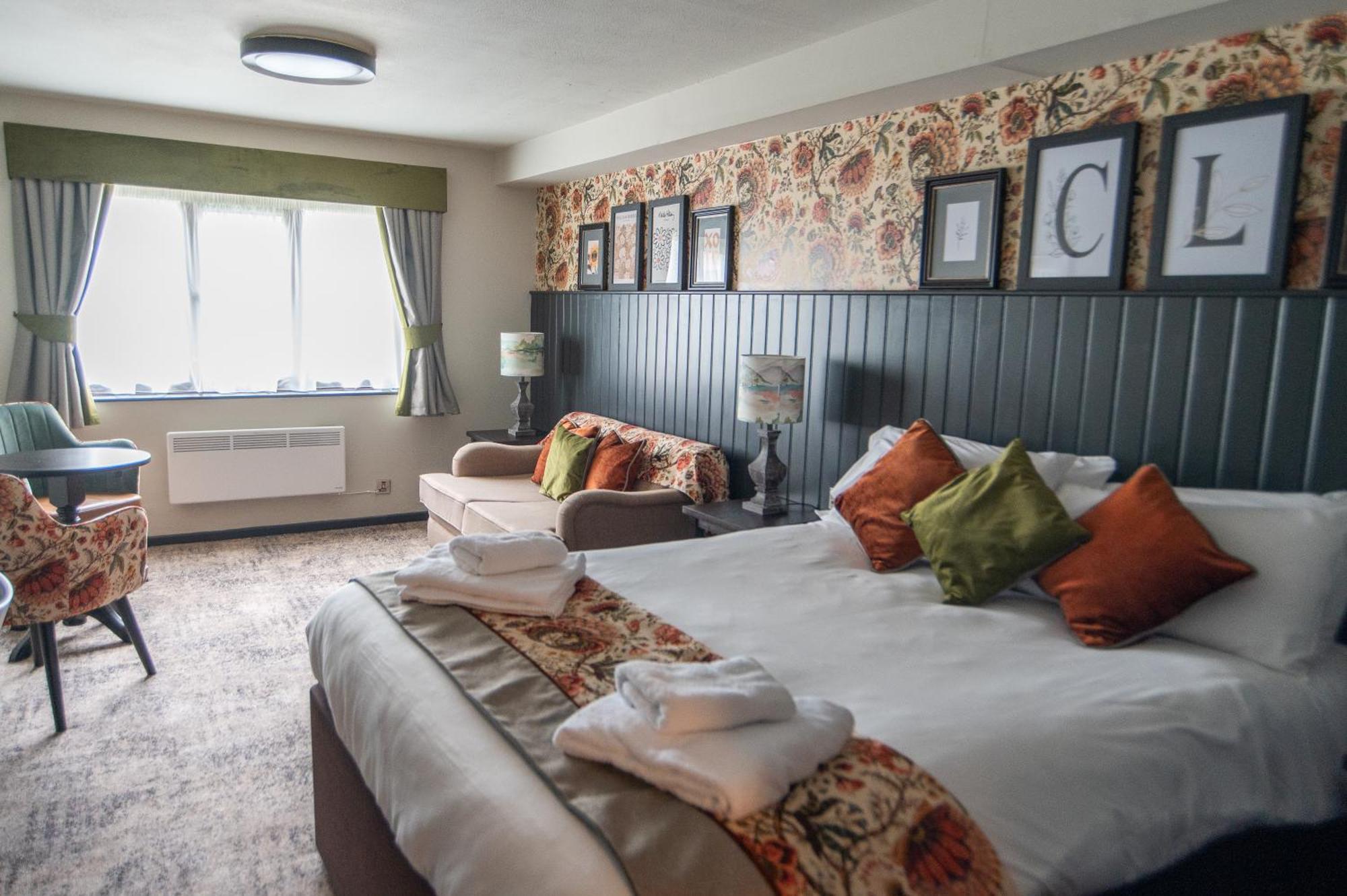 Cat & Lion Country Pub And Hotel Warrington  Esterno foto